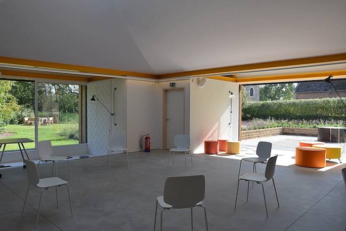 Setting circle, no tables in meeting room Create