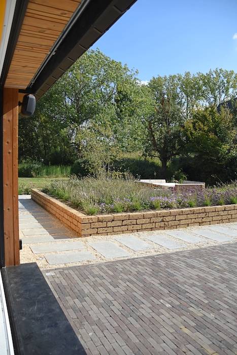 Zicht op het terras vanaf de creatieve break-out ruimte Texture