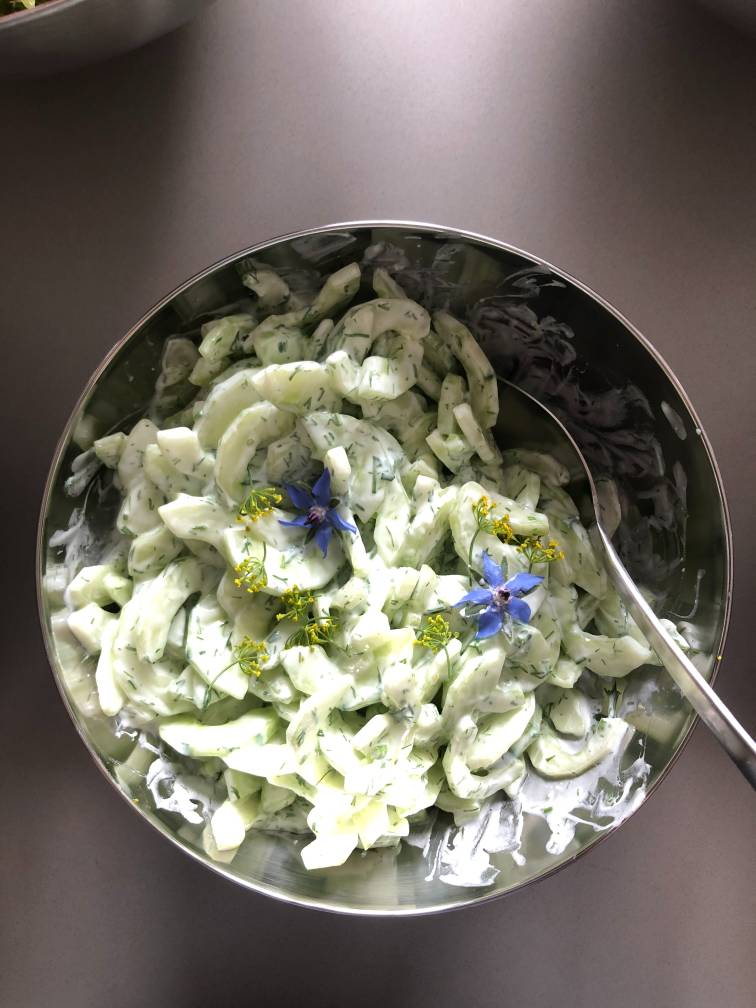 Prijzen voor huur vergaderzaal: kleine salade bij broodjeslunch